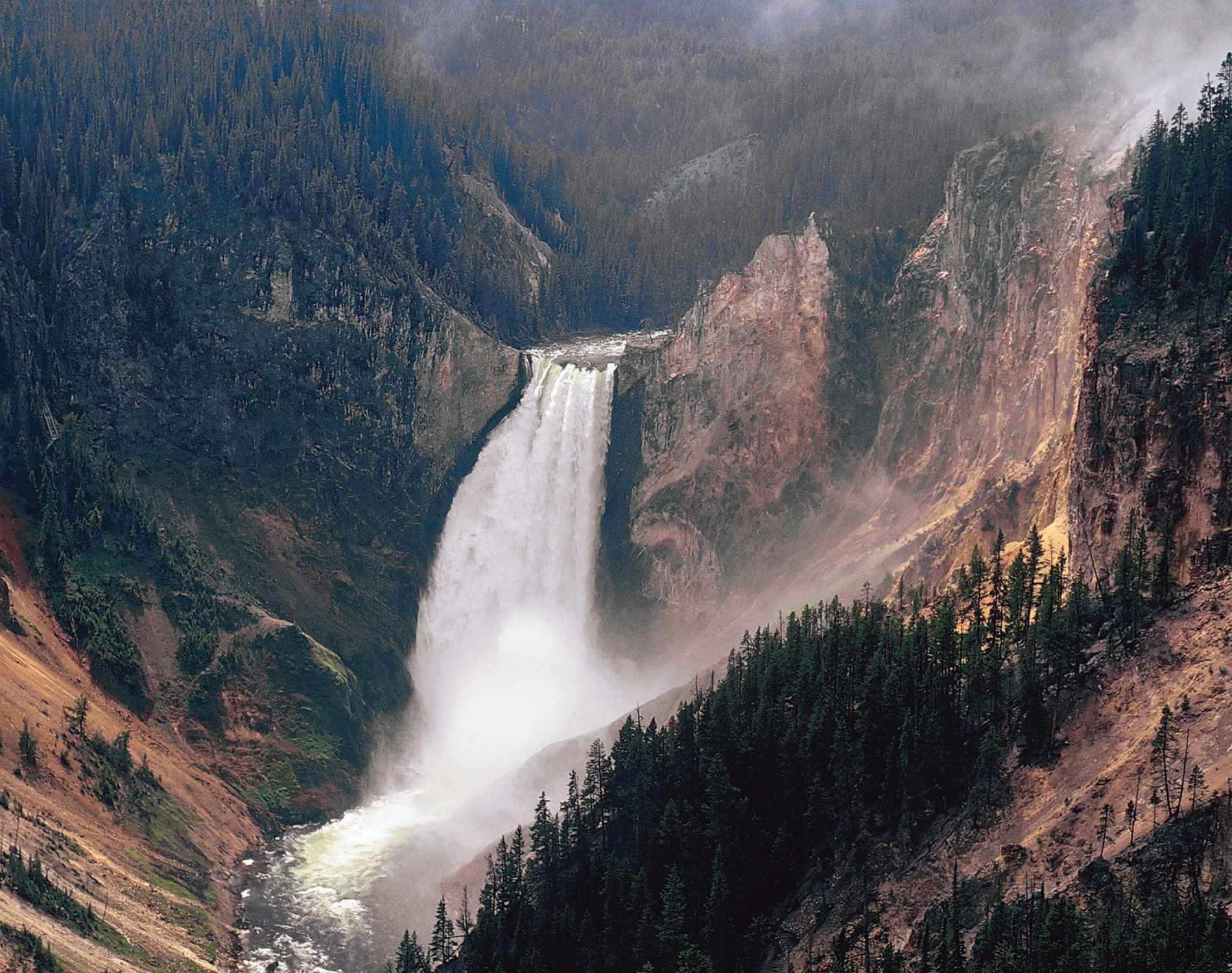  Yellowstone National Park